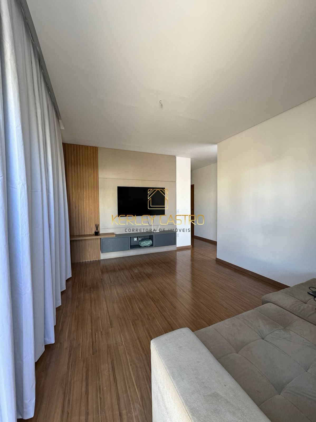 VENDO MARAVILHOSA CASA C/ PISCINA-CONDOMÍNIO PARQUE DAS NOGUEIRAS